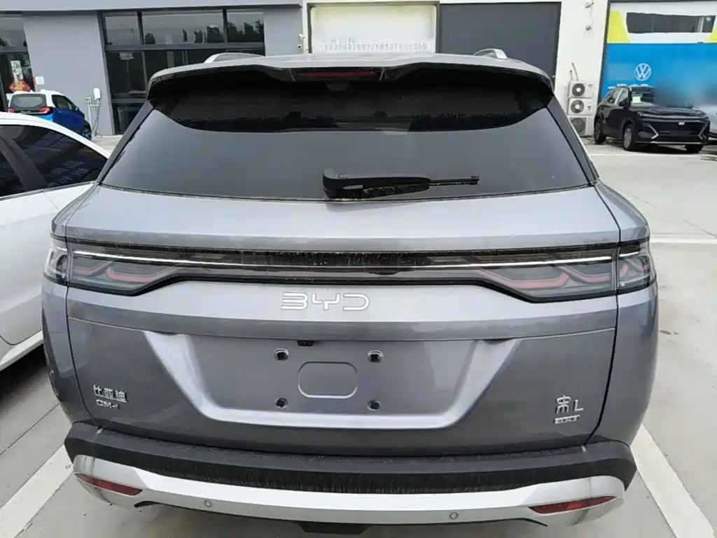 BYD L DM-i 2026 — фото 6