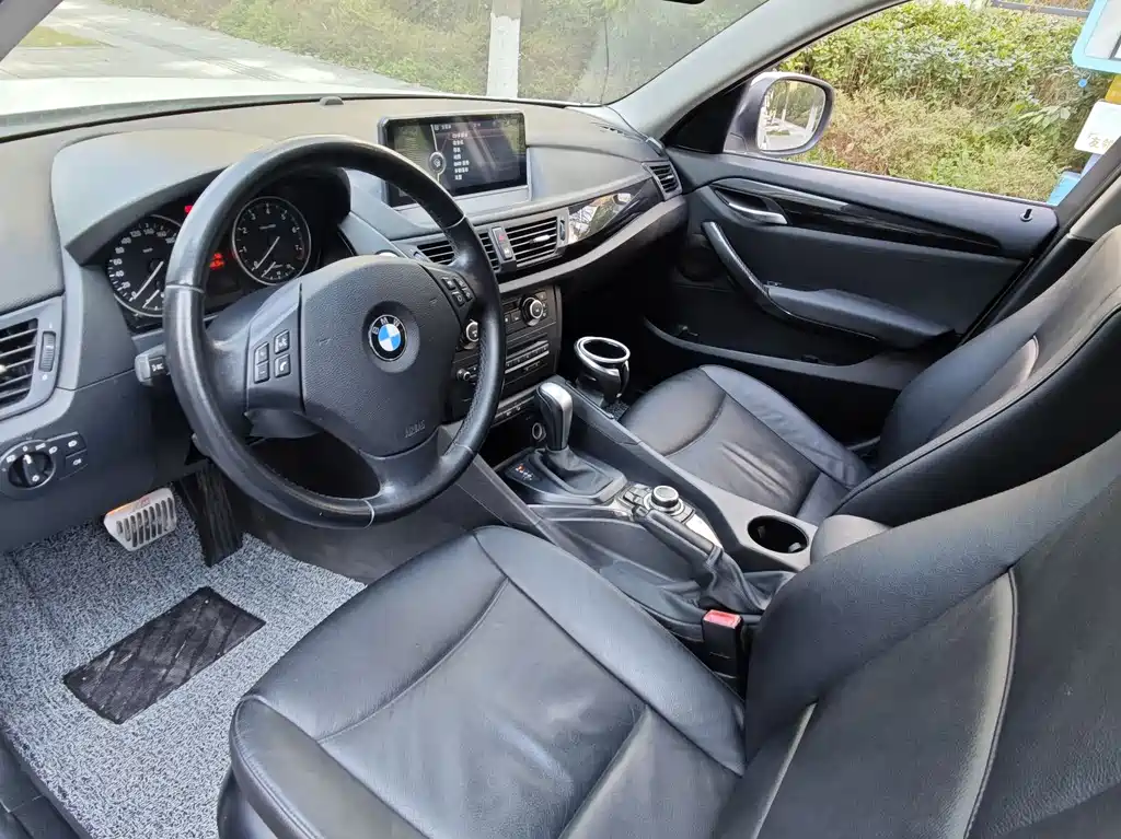 BMW X1 2011 — фото 15