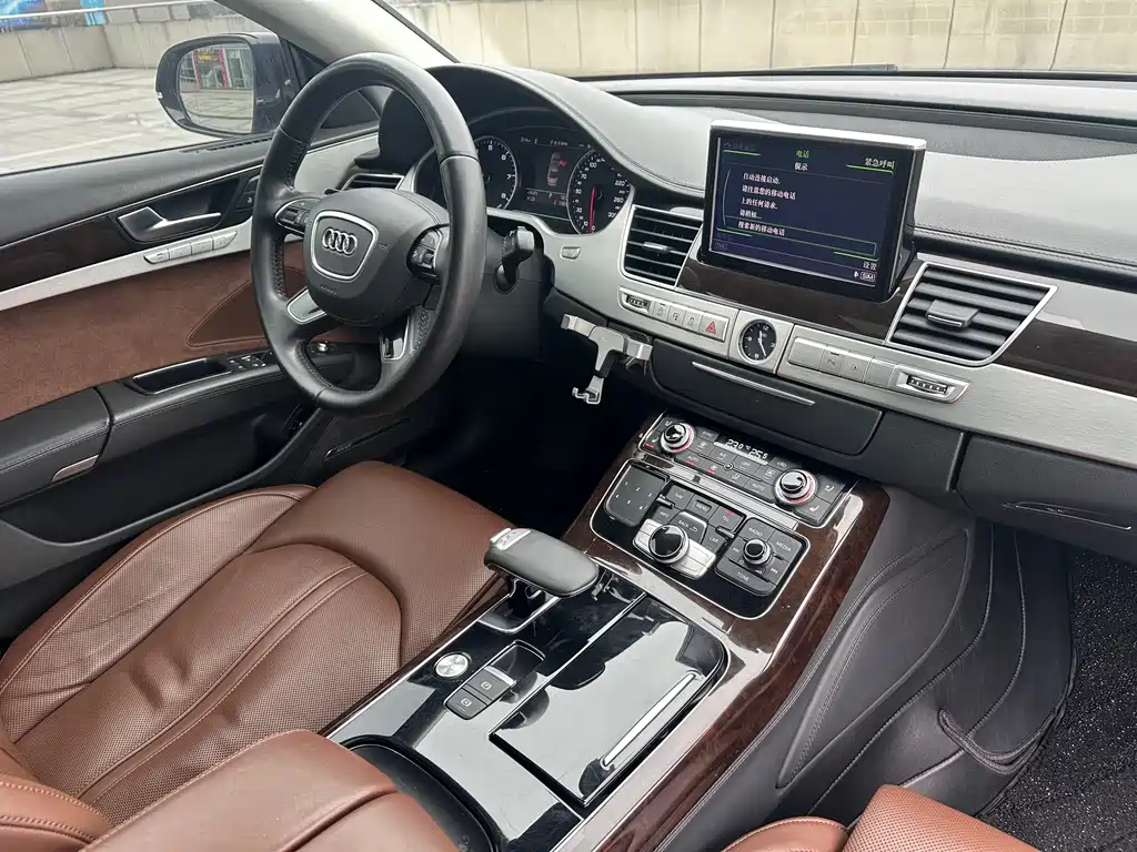 Audi A8 2014 — фото 18