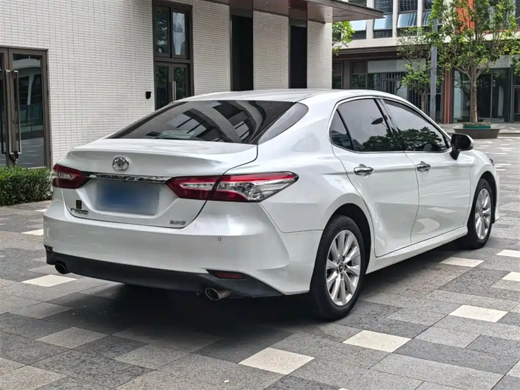 Toyota Camry 2021 — фото 14