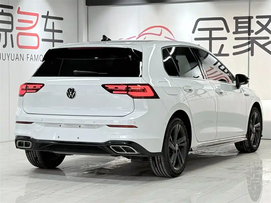 Volkswagen Golf 2024