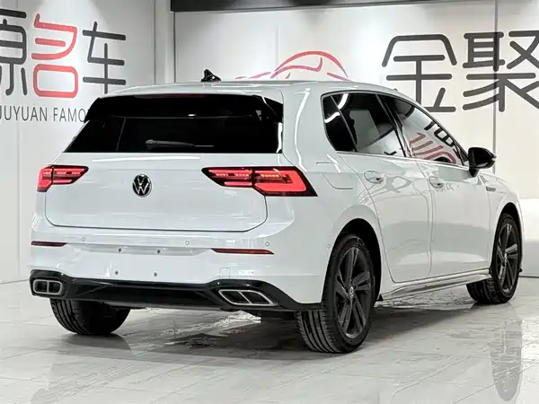 Volkswagen Golf 2024