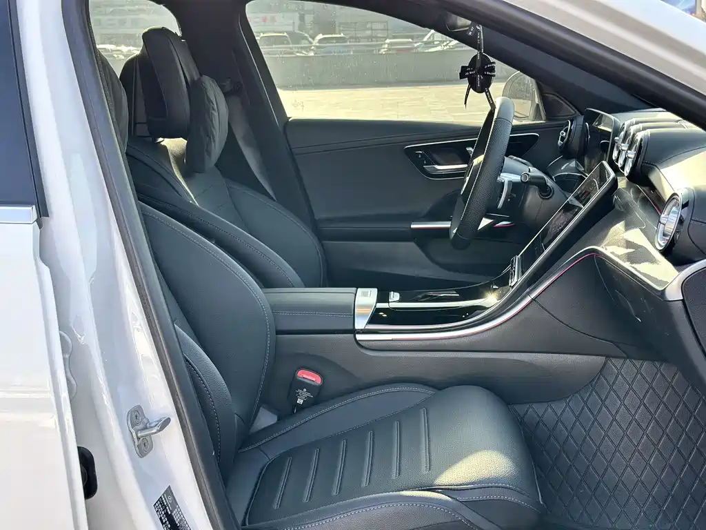 Mercedes-Benz C-Class 2025