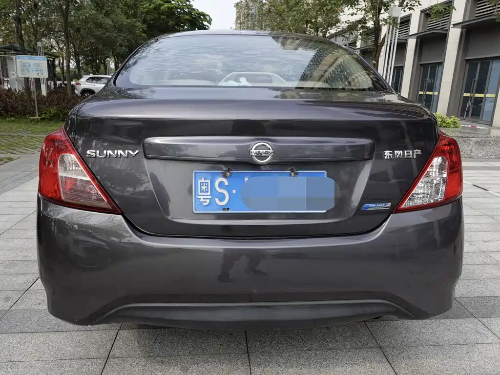 Nissan Sunny 2016 — фото 6