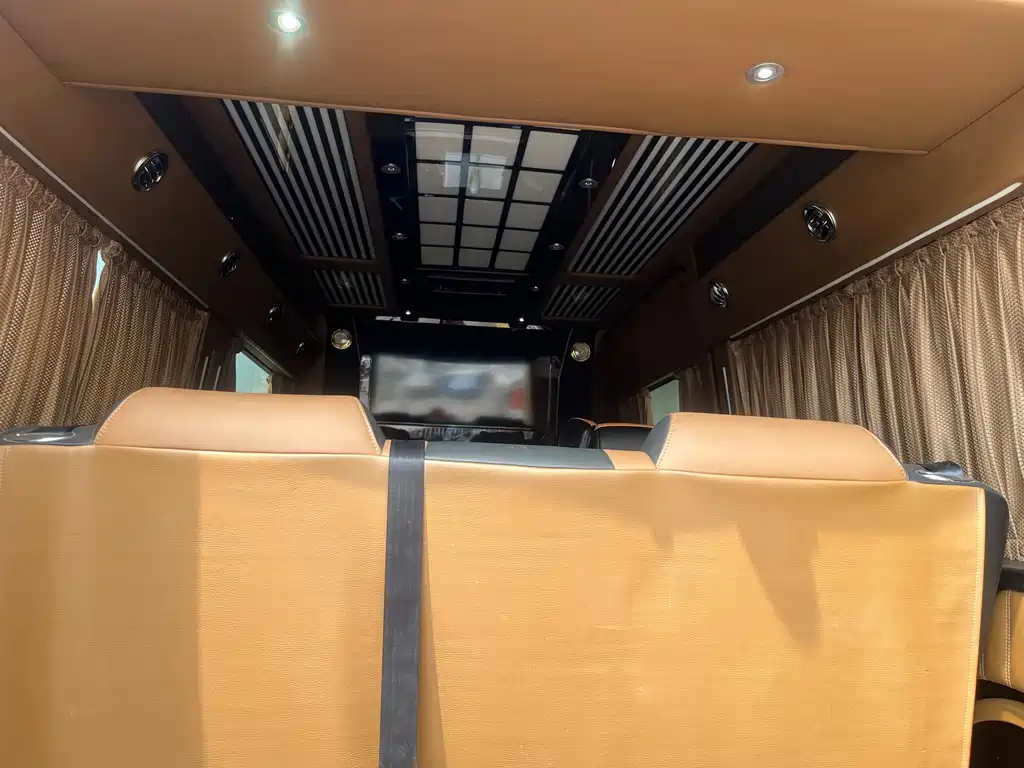 Mercedes-Benz Sprinter 2015 — фото 11