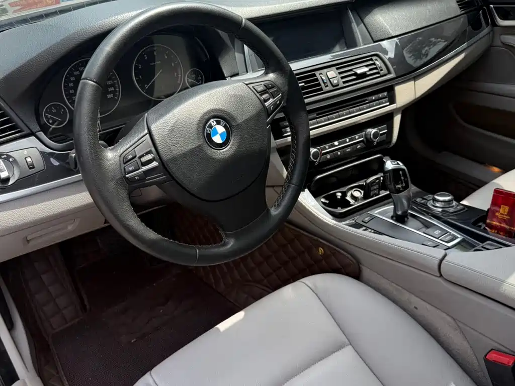 BMW 5 Series 2012 — фото 7
