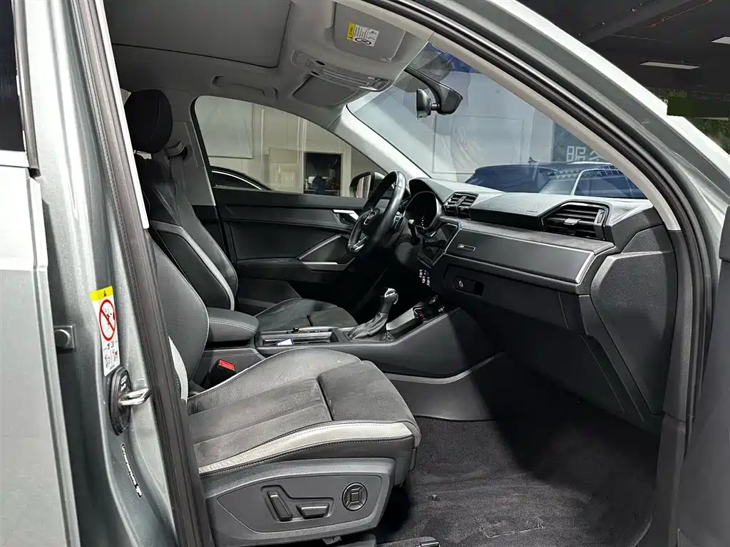 Audi Q3 2023 — фото 12