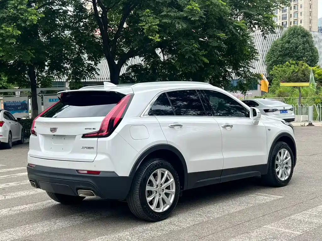 Cadillac XT4 2021 — фото 9