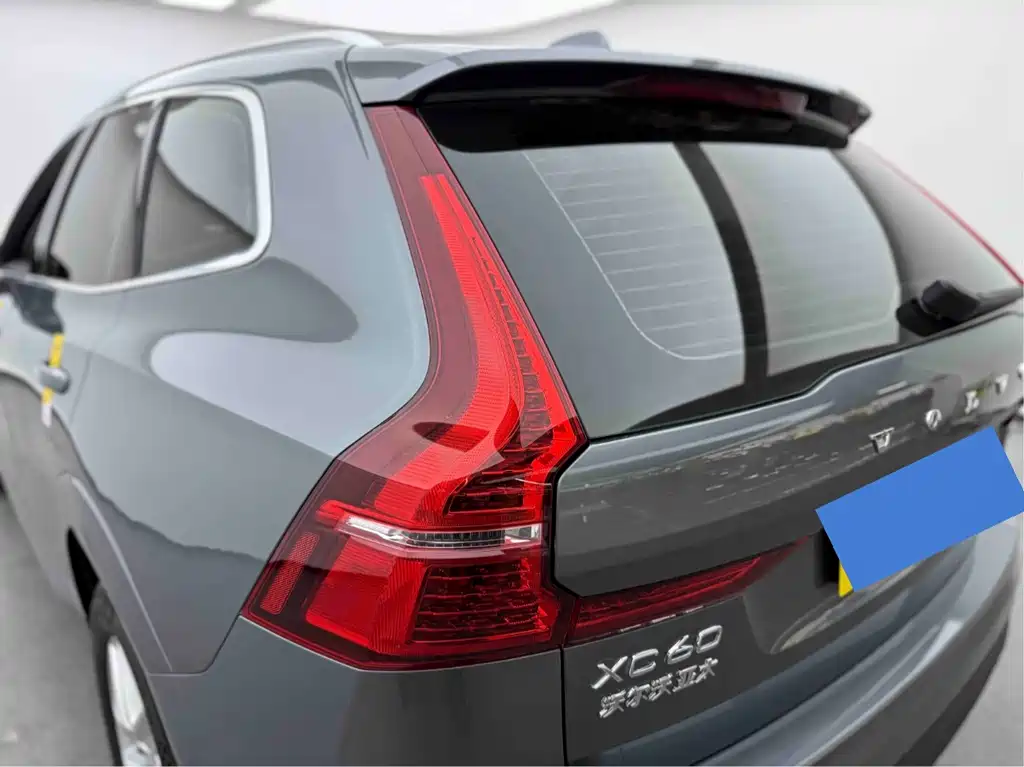 Volvo XC60 2018 — фото 15