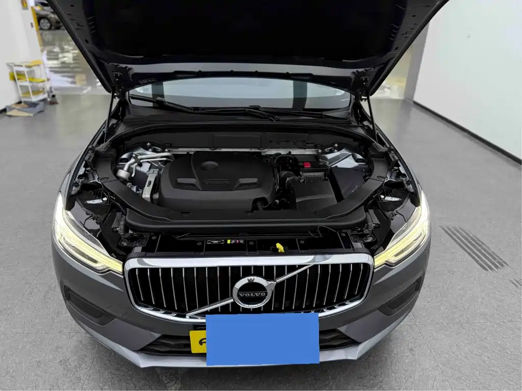 Volvo XC60 2018 — фото 16