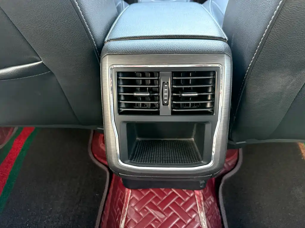 Volkswagen Passat 2017 — фото 13