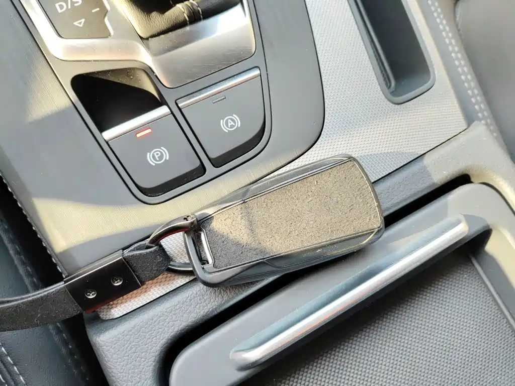 Audi Q5L 2023 — фото 11
