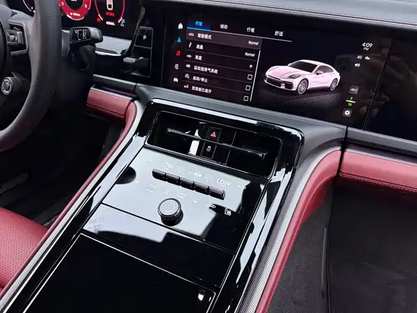 Porsche Panamera 2025