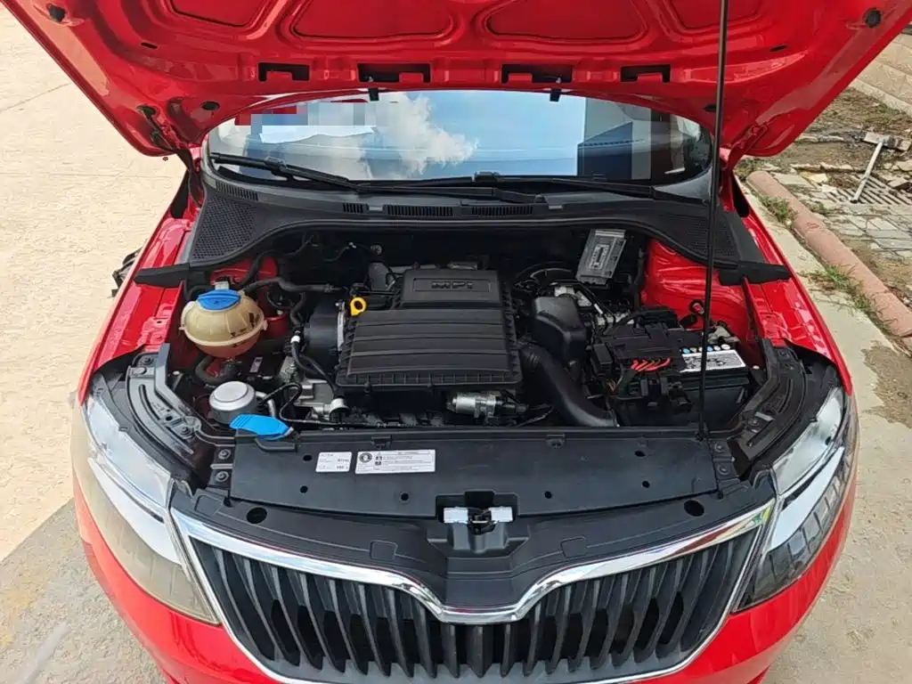 Skoda Rapid Spaceback 2020 — фото 20