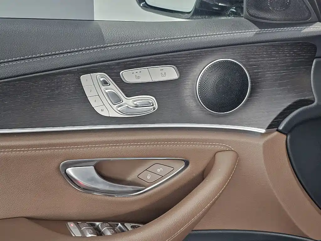 Mercedes-Benz E-Class 2020 — фото 6
