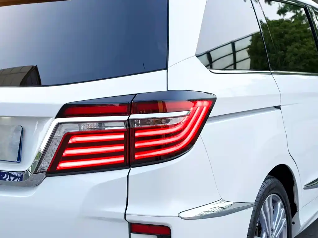 Honda Elysion 2018 — фото 19