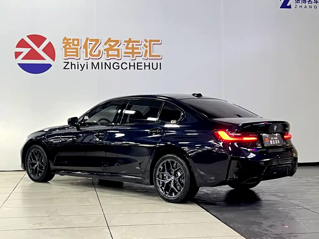 BMW 3 Series 2025 — фото 13