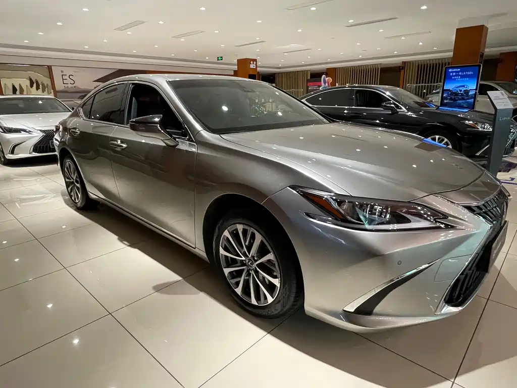 Lexus ES 2022 — фото 4