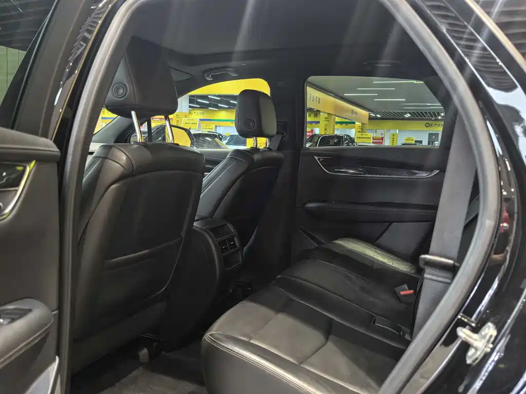 Cadillac XT5 2020 — фото 10