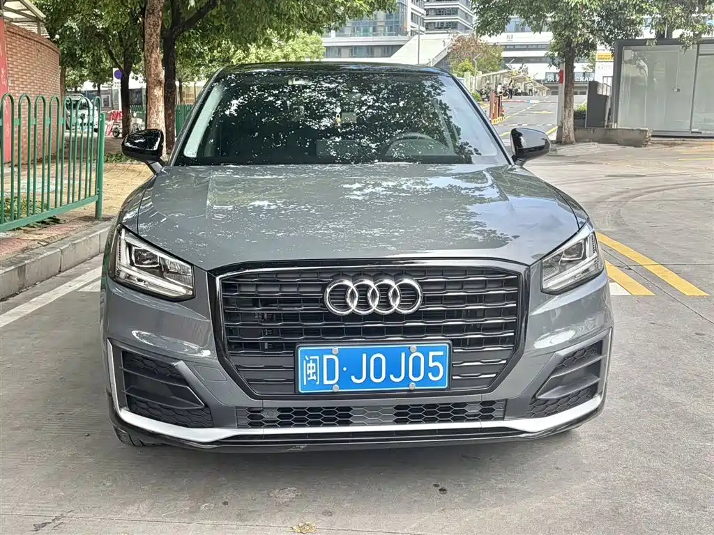 Audi Q2L 2020 — фото 2