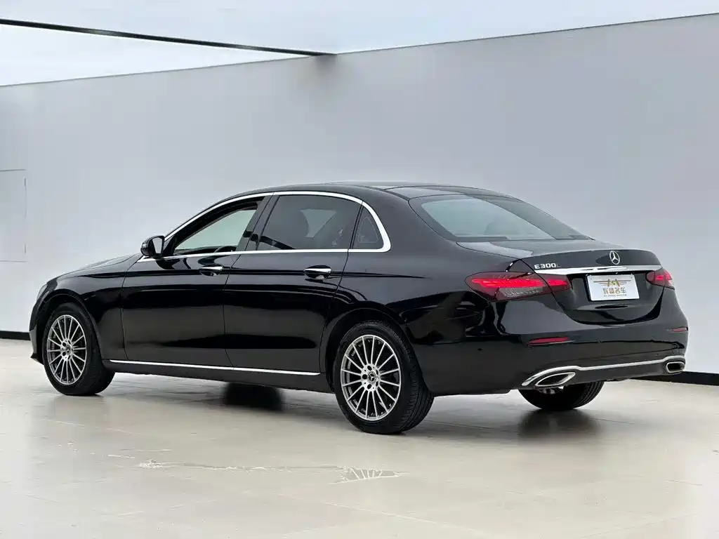 Mercedes-Benz E-Class 2022 — фото 8