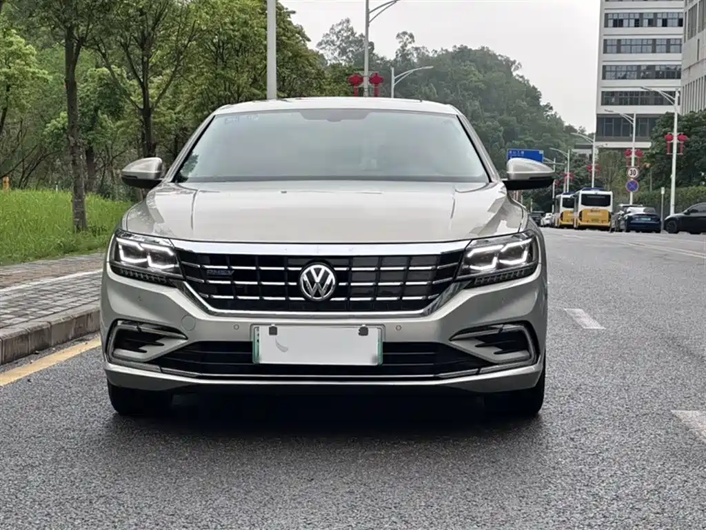 Volkswagen Passat New Energy 2020 — фото 20