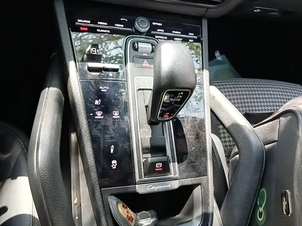 Porsche Cayenne 2020 — фото 14
