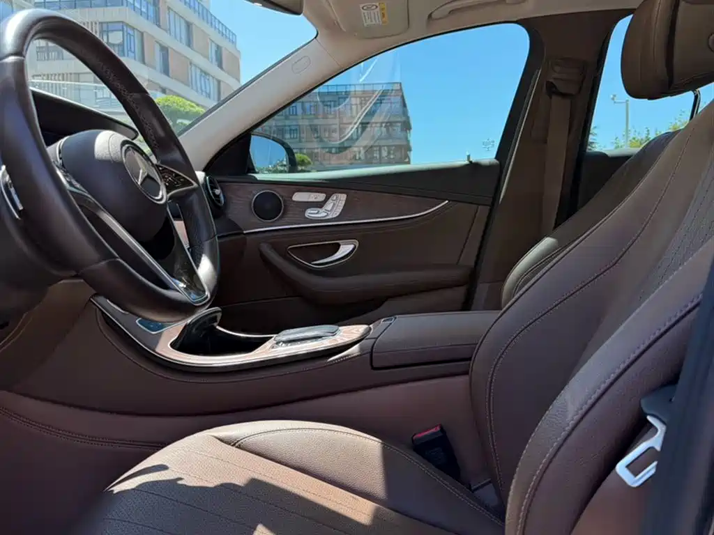 Mercedes-Benz E-Class 2022 — фото 17