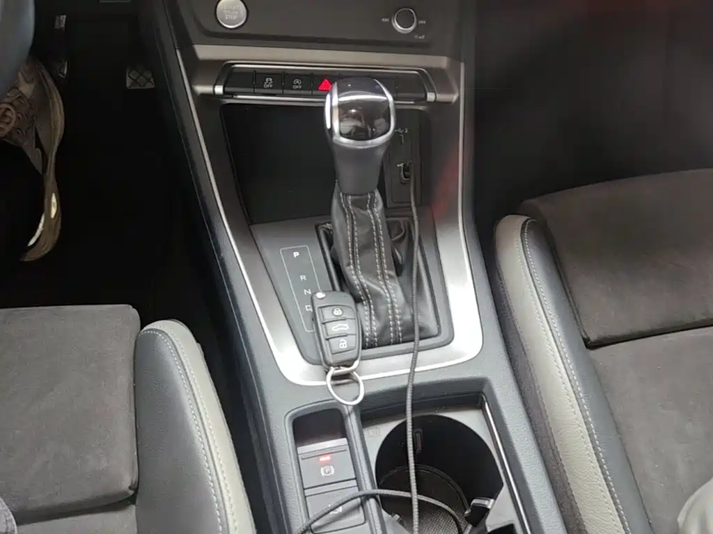 Audi Q3 2020 — фото 14