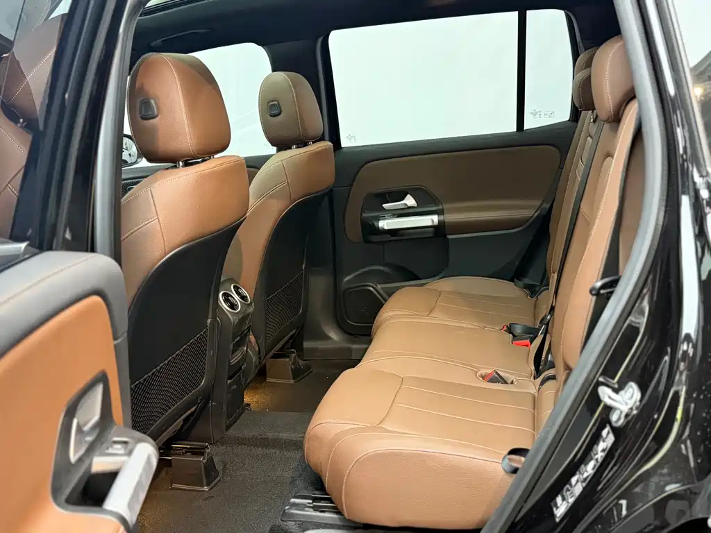 Mercedes-Benz GLB 2025 — фото 14