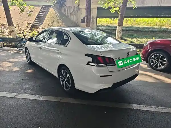 Peugeot 408 2021