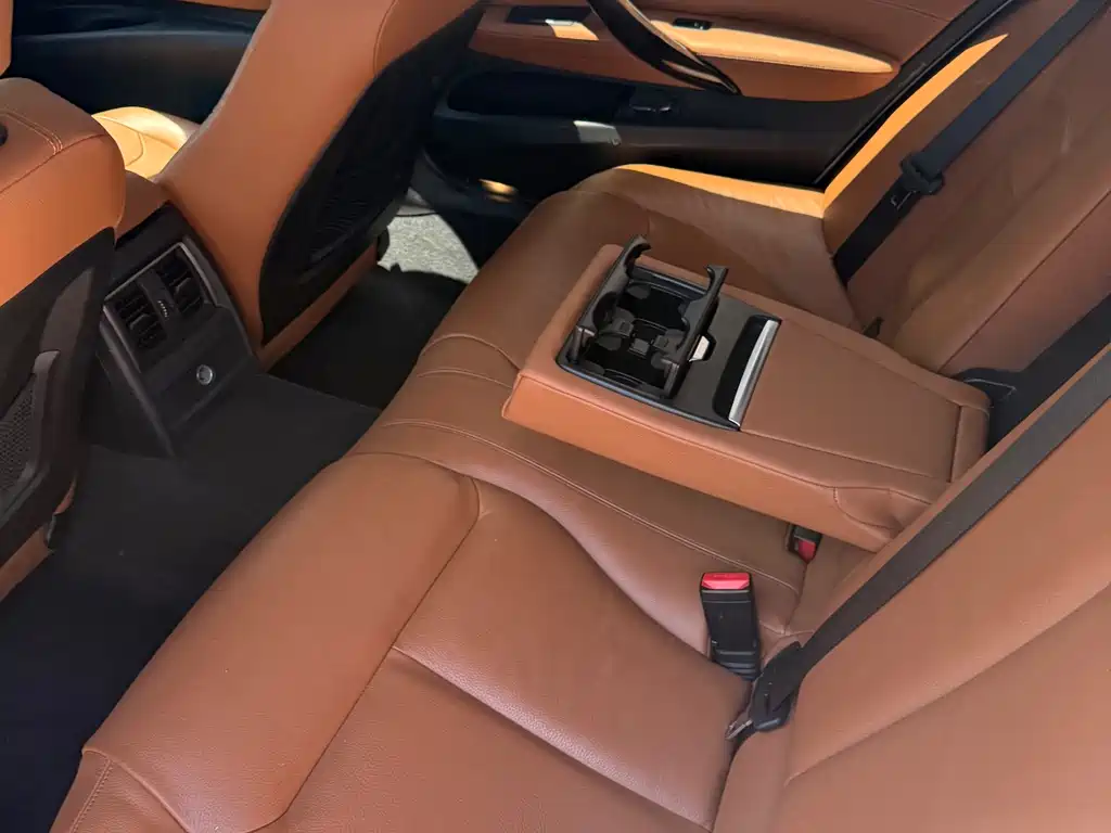 BMW 3 Series 2016 — фото 14