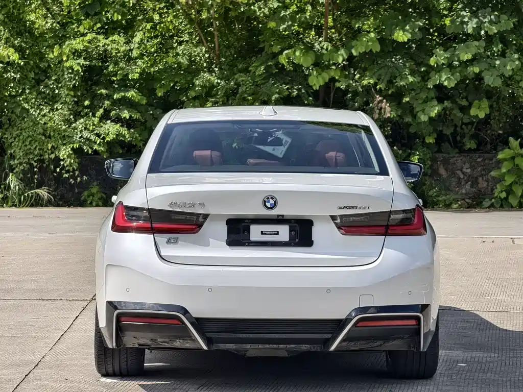 BMW i3 2022 — фото 17