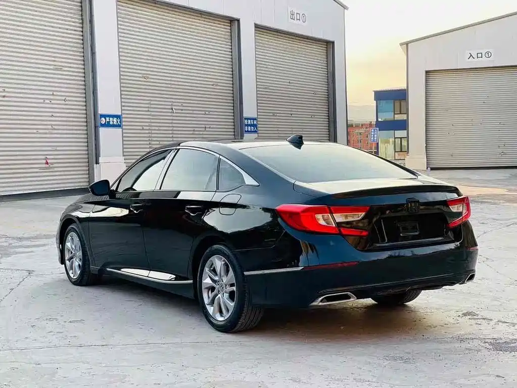 Honda Accord 2019 — фото 9