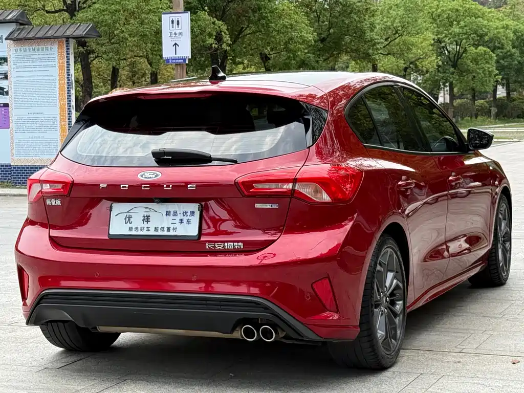 Ford Focus 2022 — фото 13