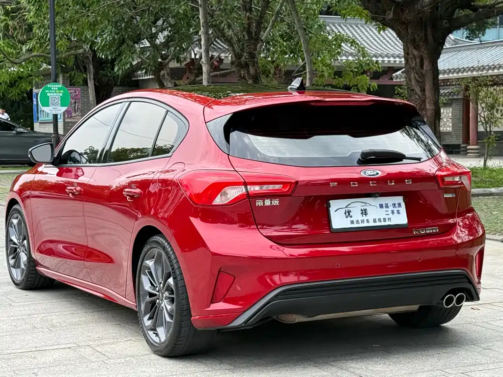 Ford Focus 2022 — фото 14