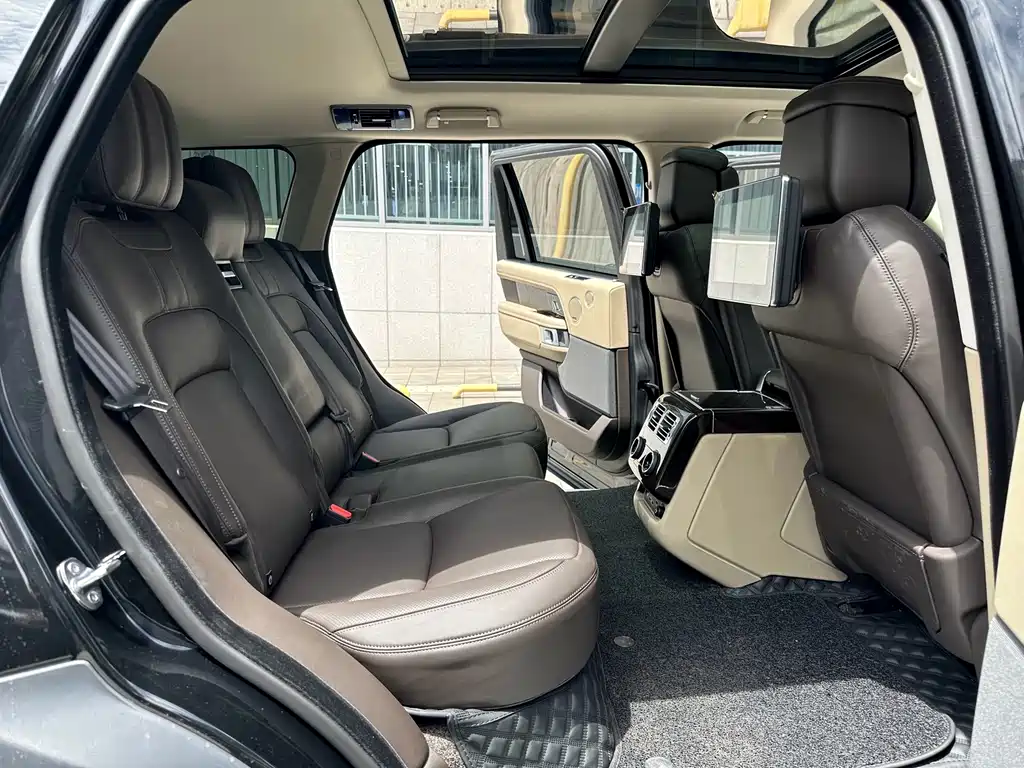 Land Rover Range Rover 2022 — фото 12