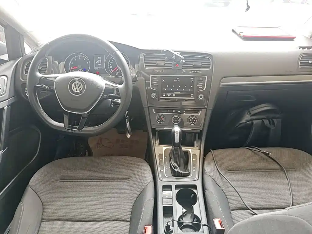 Volkswagen Golf 2017 — фото 10