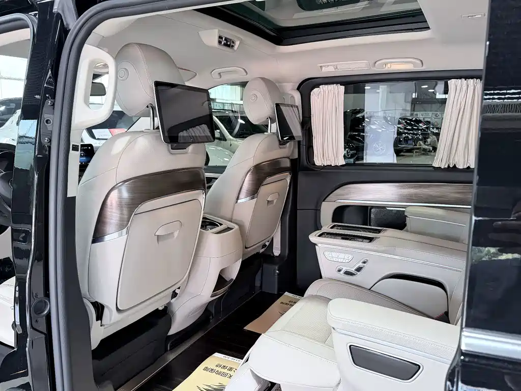 Mercedes-Benz V-Class 2020 — фото 7