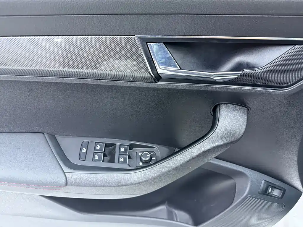 Skoda Korok 2022 — фото 8