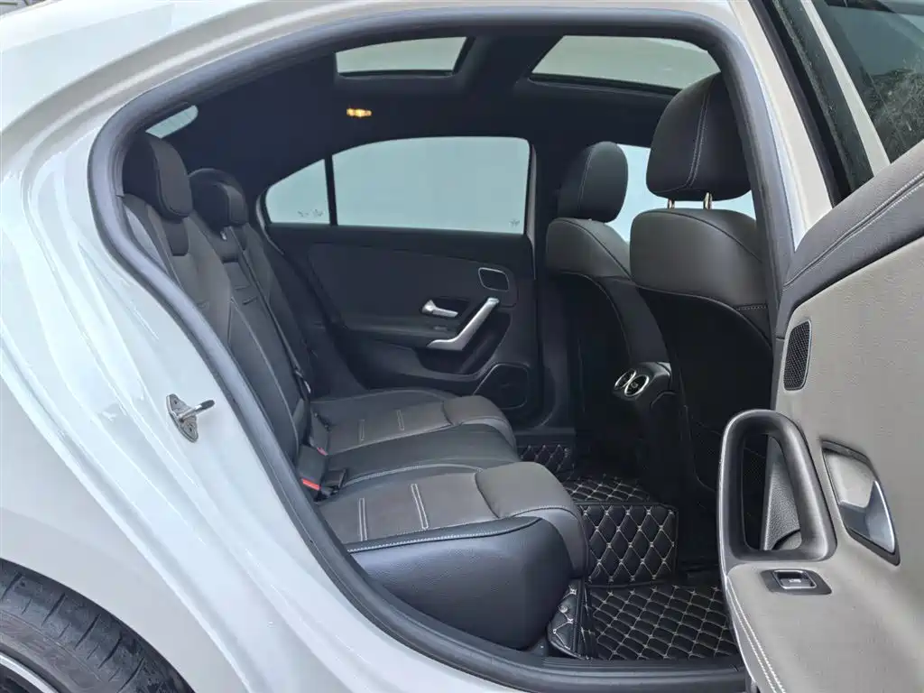 Mercedes-Benz A-Class AMG 2022 — фото 11