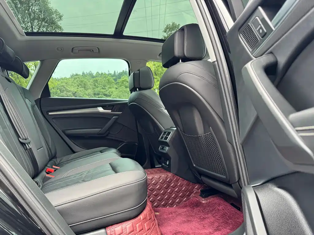 Audi Q5L 2023 — фото 15