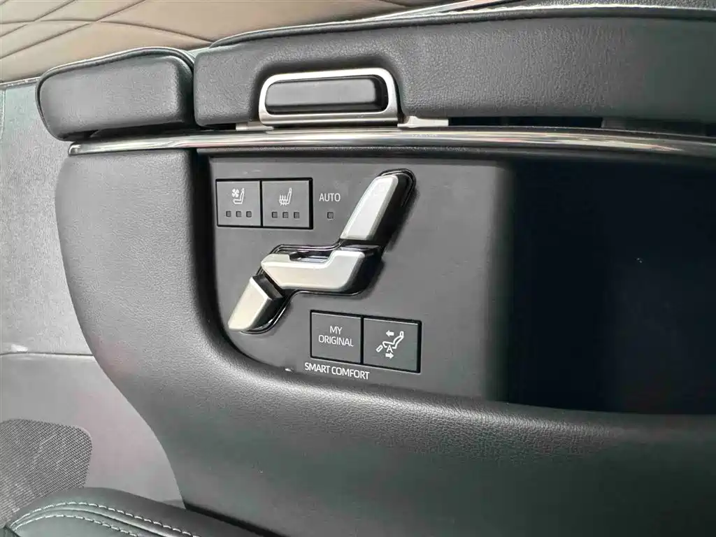Toyota Vellfire 2024 — фото 8