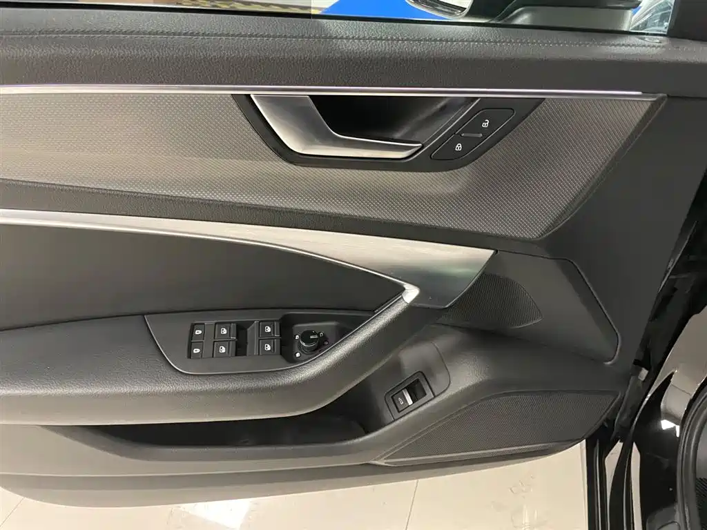 Audi A6L 2020