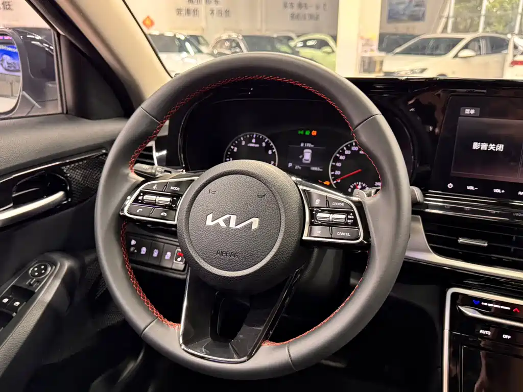 Kia KX3 Proud Running 2023 — фото 15