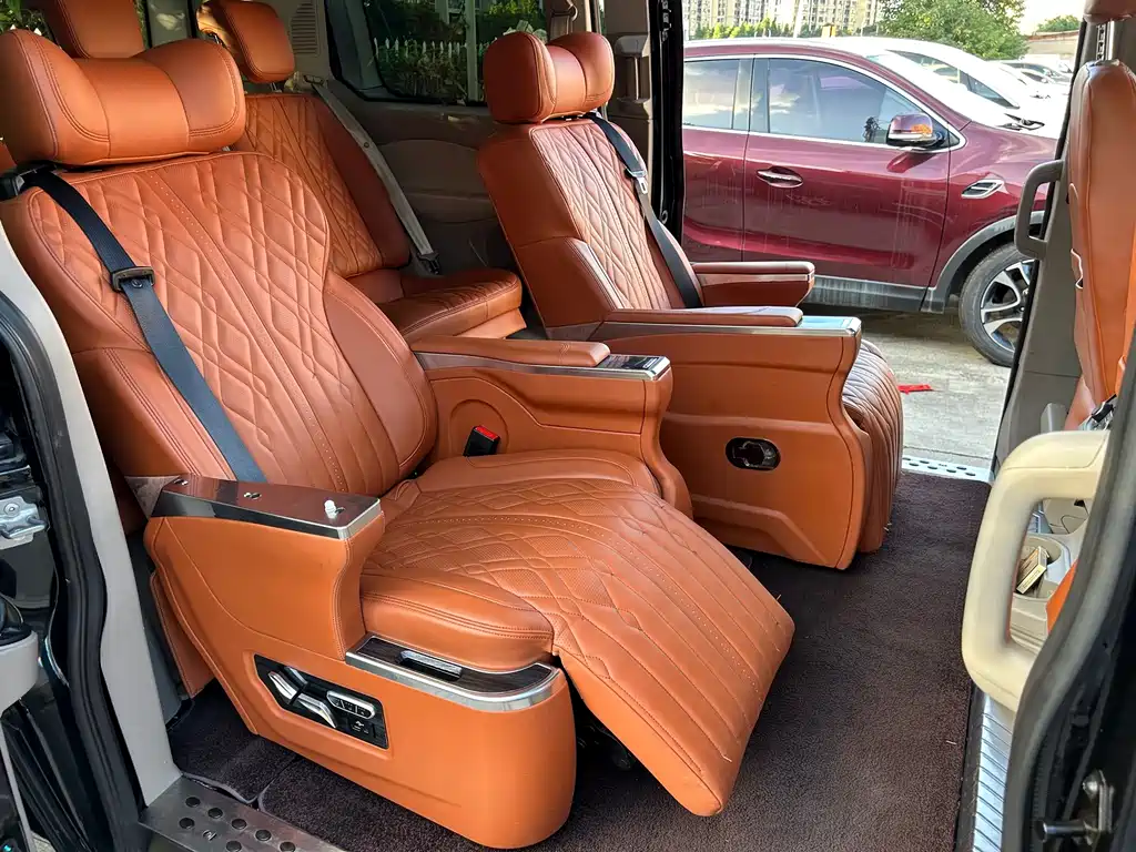 Ford Tourneo 2022 — фото 11