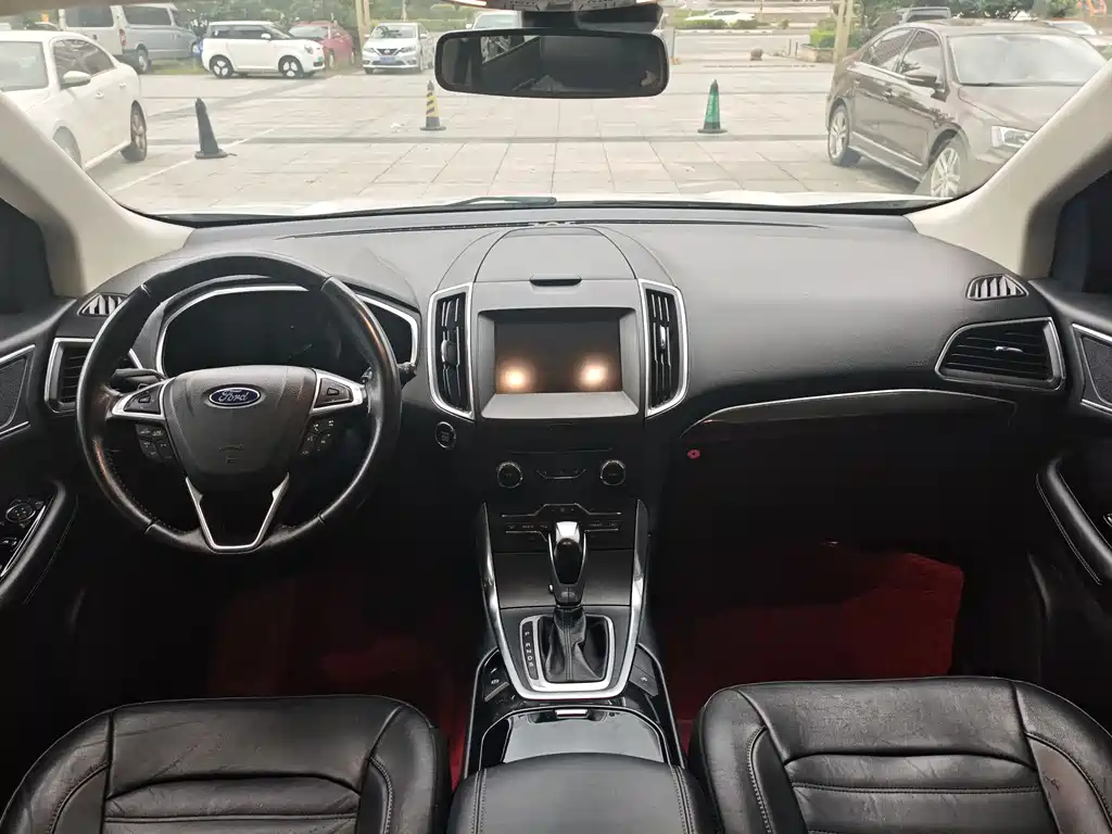 Ford Edge 2018 — фото 11