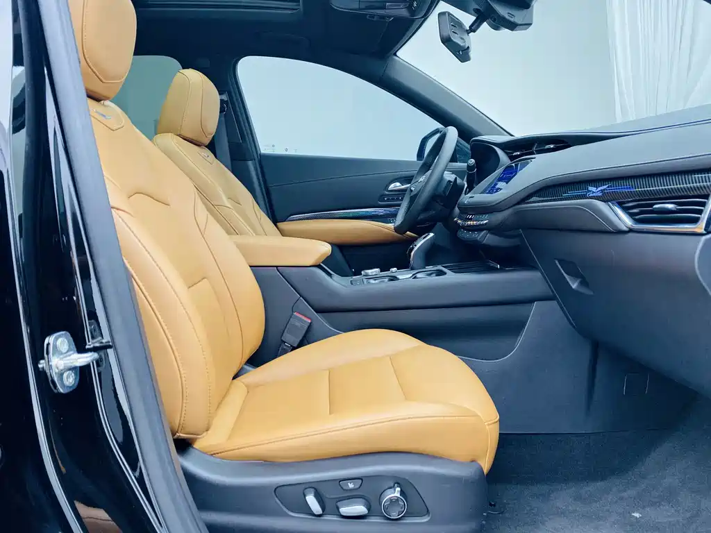Cadillac XT4 2023 — фото 15