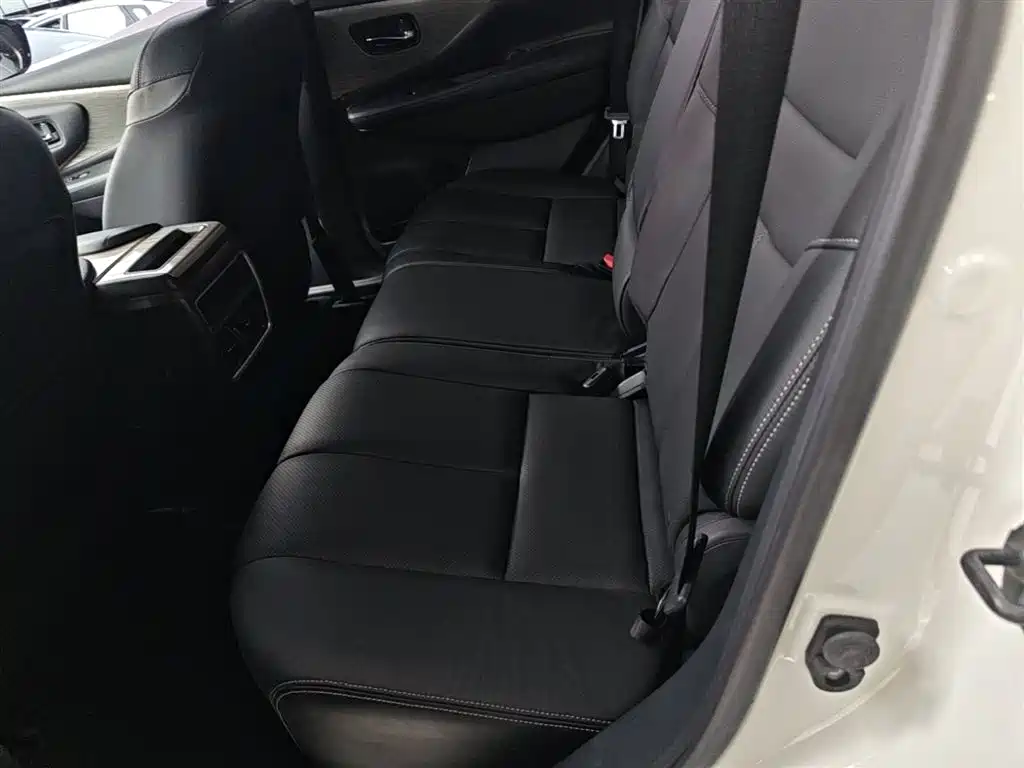 Nissan Murano 2017 — фото 13