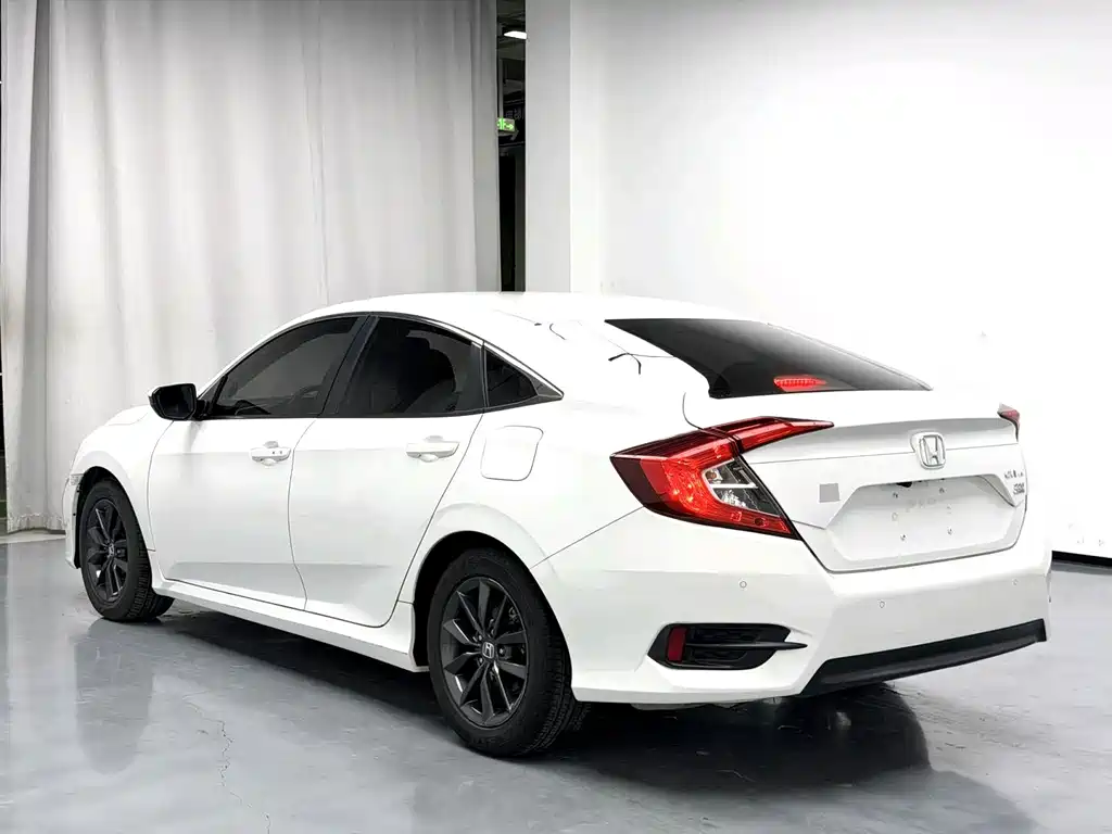 Honda Civic 2020 — фото 16